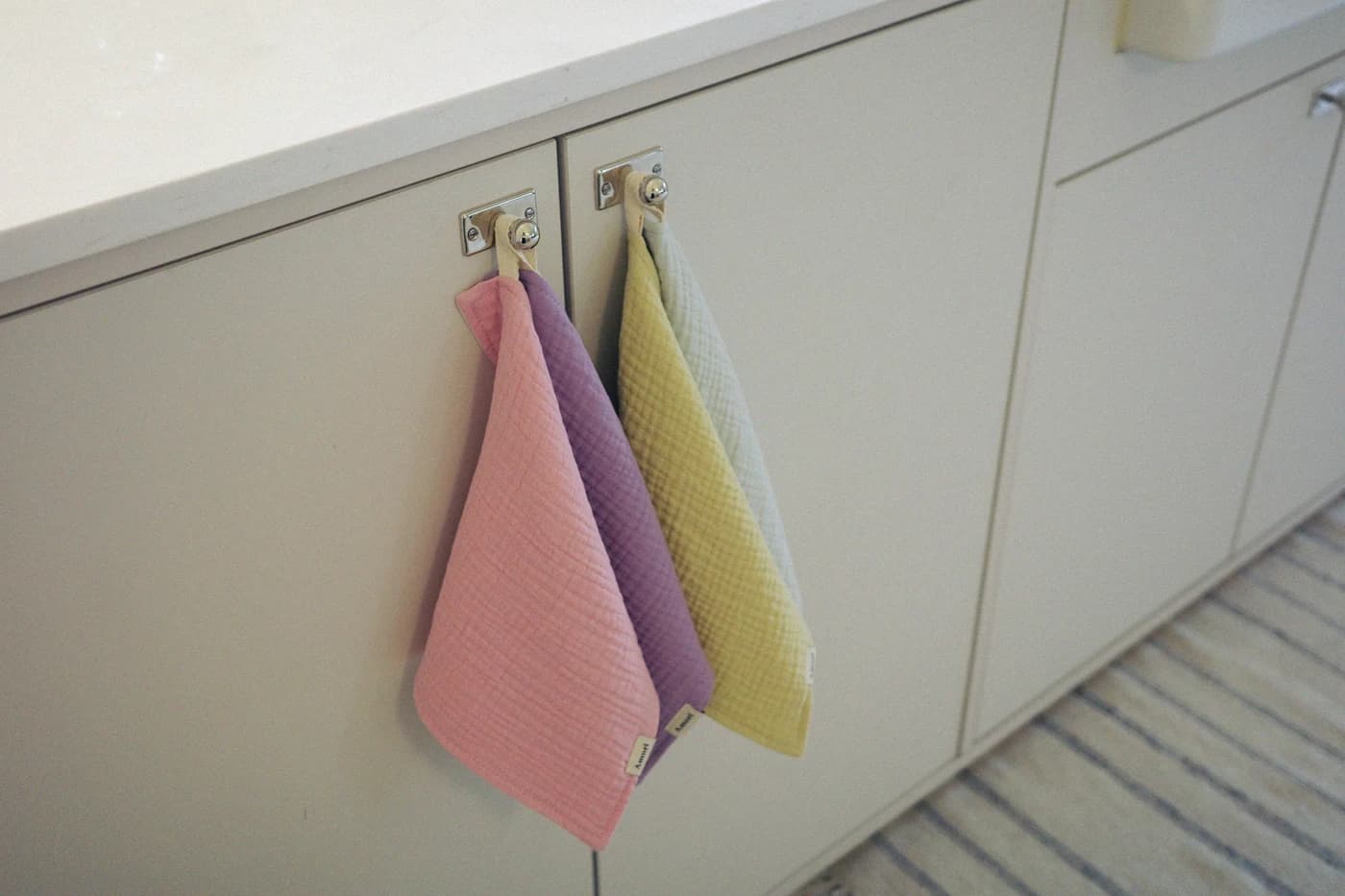 HAND TOWEL
